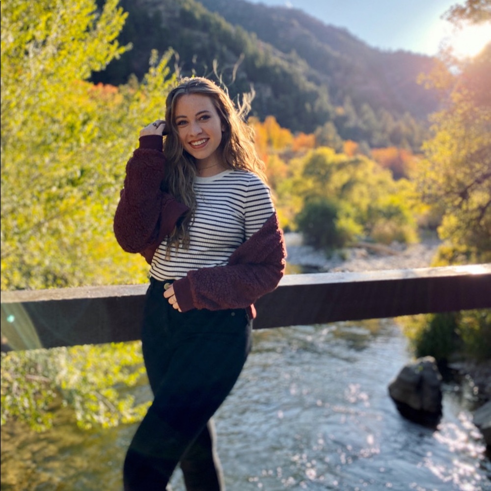 Meet your Posher, Abbey